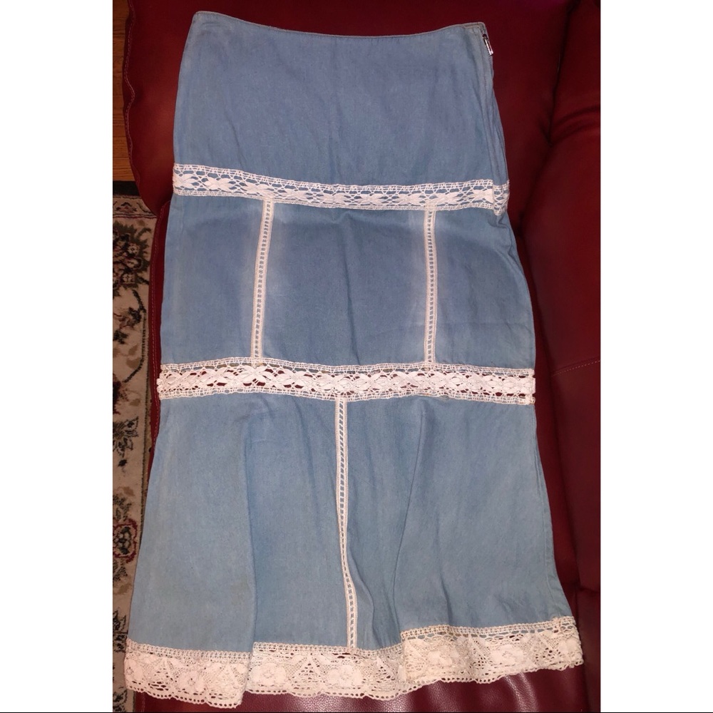 Light blue denim skirt with offwhite lace trim